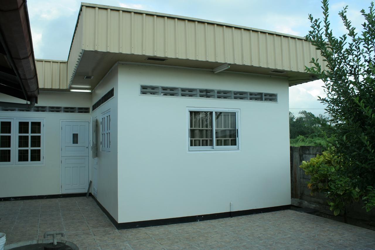 Chalet Anna'S Pavalesto Landsboerderij Exterior foto